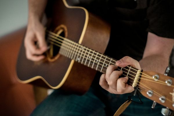 Top 5 écoles de guitare à Toulouse pour débutants